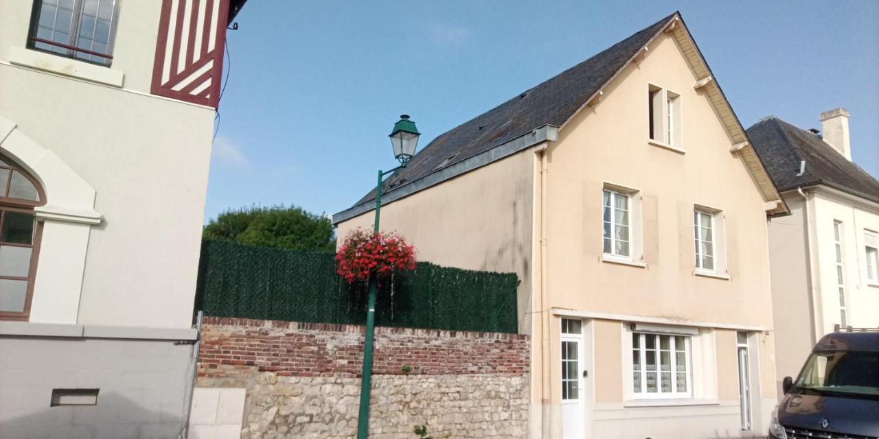 Le Plain Pied Sur Place Le Mêle-sur-Sarthe 외부 사진